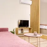 Urban Apartment *