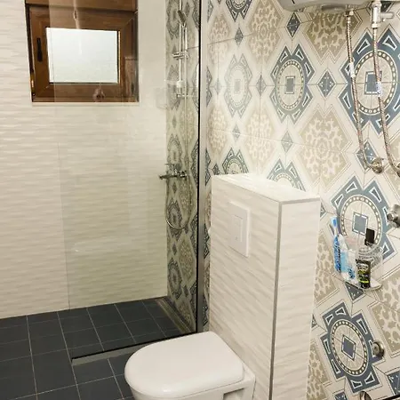 Urban Apartments- Free Private Parking Διαμέρισμα Μόσταρ
