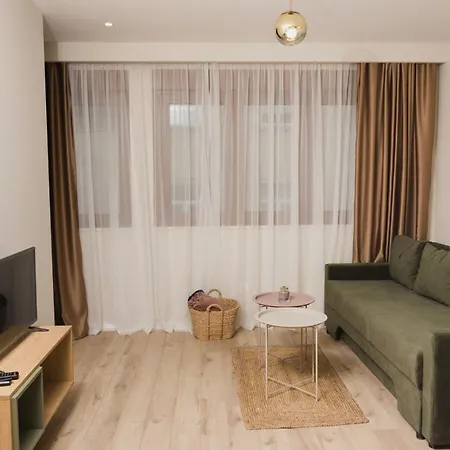 Urban Apartments- Free Private Parking *