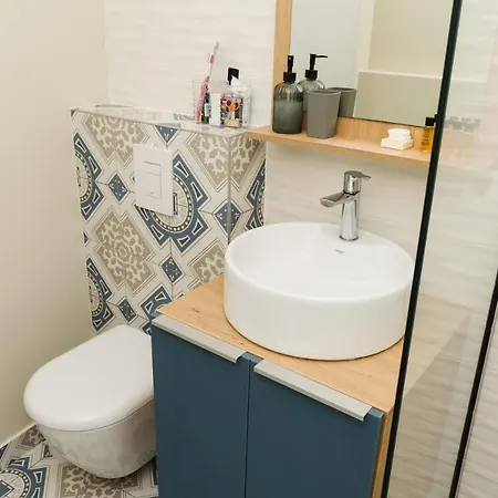 Urban Apartments- Free Private Parking Διαμέρισμα *