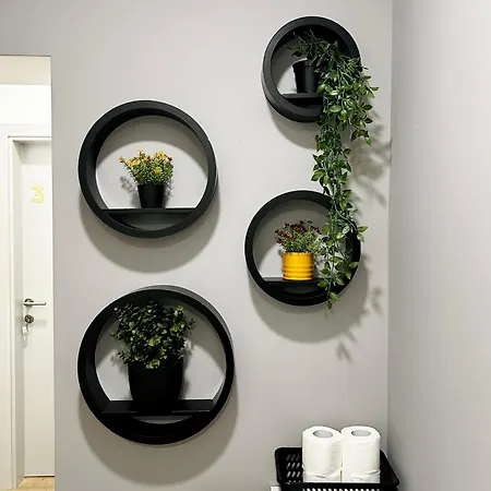 Urban Apartments- Free Private Parking Μόσταρ