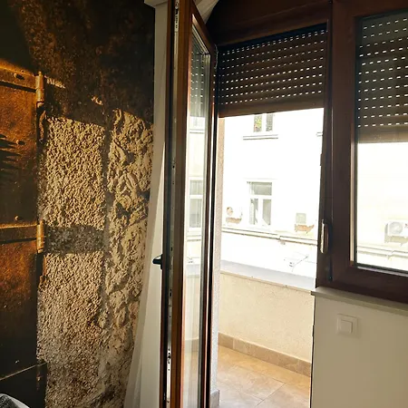 Urban Apartment *