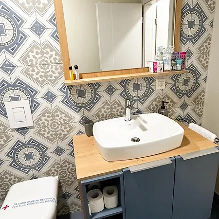 Urban Apartments- Free Private Parking Διαμέρισμα Μόσταρ
