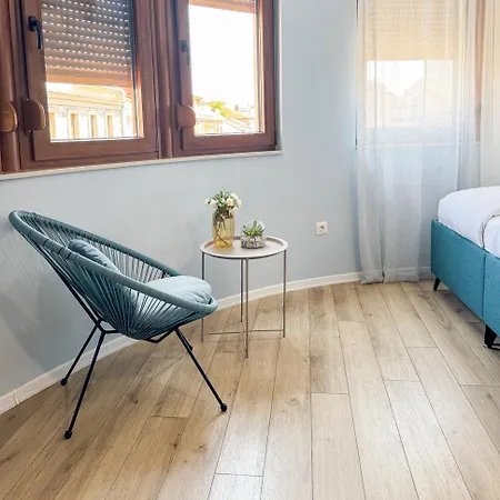 Urban Apartments- Free Private Parking * Μόσταρ