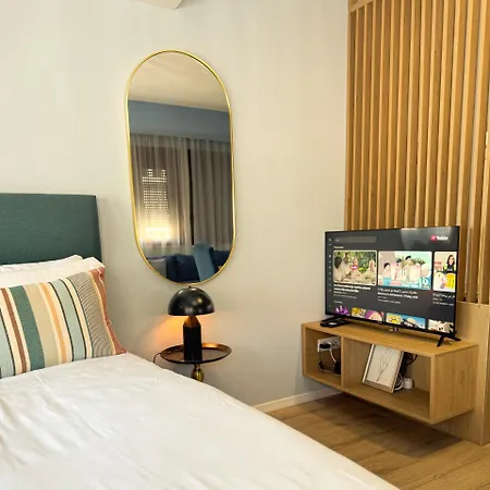 Διαμέρισμα Urban Apartments- Free Private Parking *
