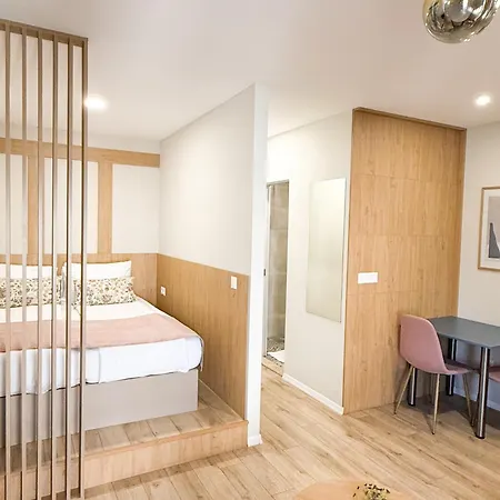Urban Apartments- Free Private Parking * Μόσταρ