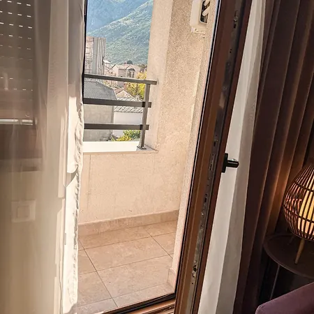 Urban Apartments- Free Private Parking Διαμέρισμα