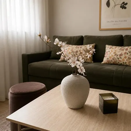 Urban Apartments- Free Private Parking * Μόσταρ