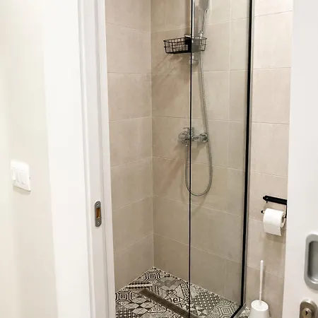 Urban Apartments- Free Private Parking * Μόσταρ