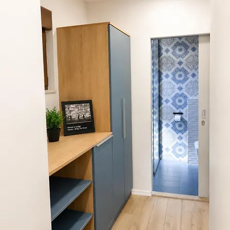 Urban Apartments- Free Private Parking *