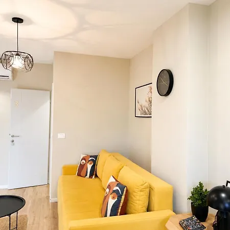 Urban Apartments- Free Private Parking * Μόσταρ