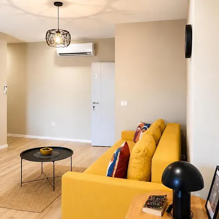Urban Apartments- Free Private Parking Διαμέρισμα *